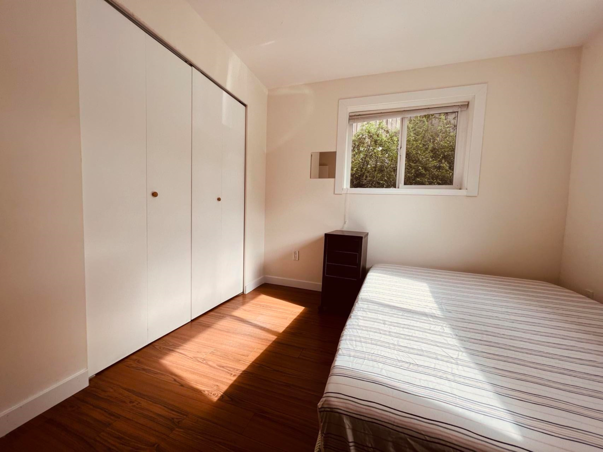 Family Room Photo of 10271 Rosedene Crescent, Richmond, BC