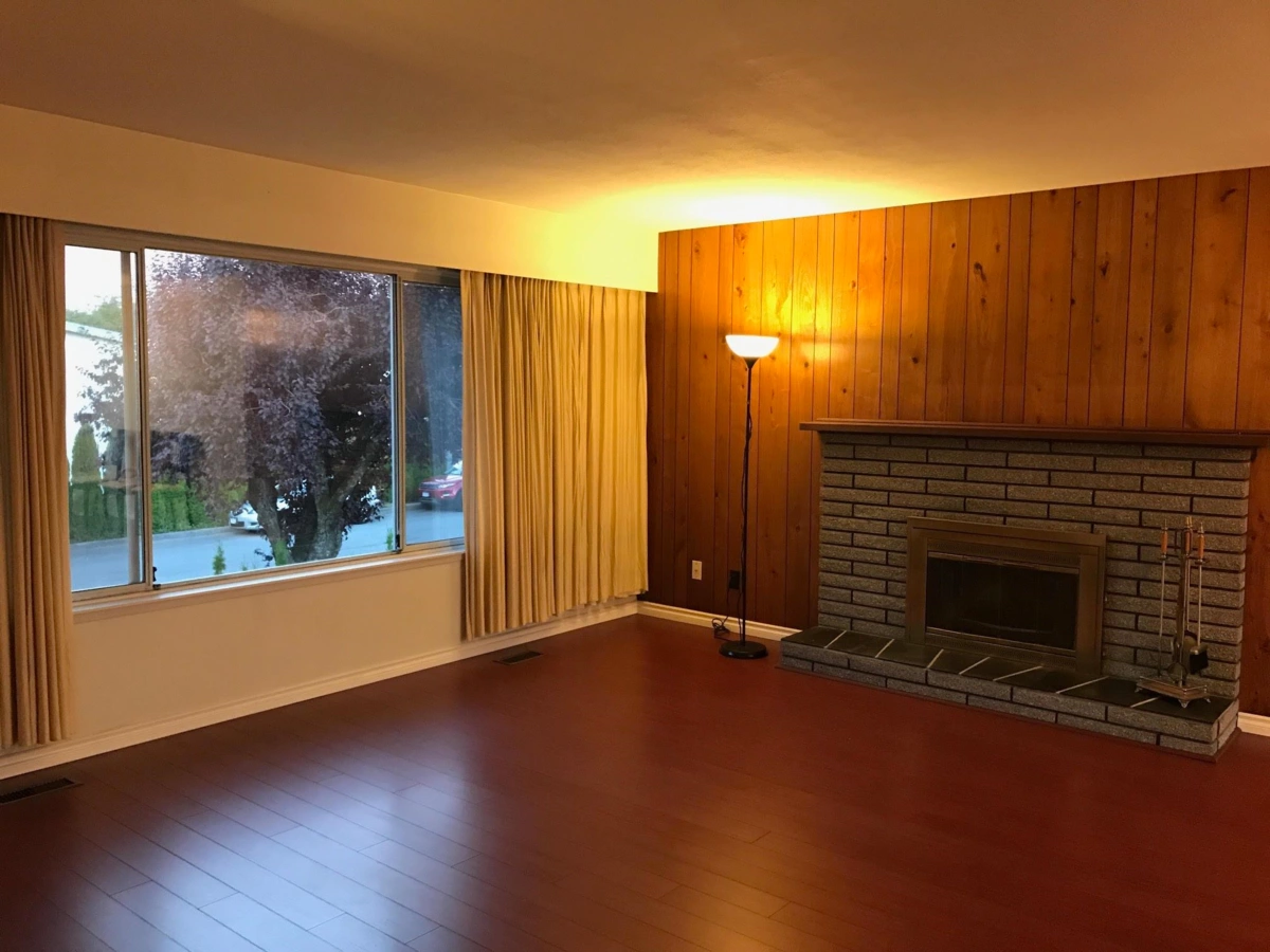 Kitchen Island Photo of 10271 Rosedene Crescent, Richmond, BC