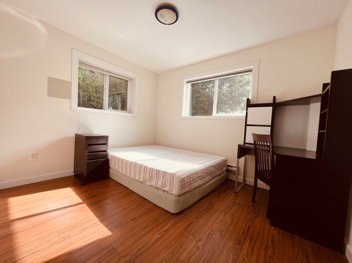 Living Room Photo of 10271 Rosedene Crescent, Richmond, BC