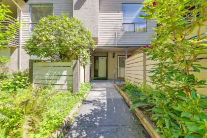 14832 Holly Park Lane, Surrey, BC, Surrey — Townhouse for sale