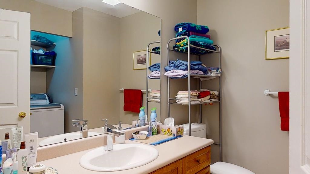 Garden / Landscaping Photo of 5619 Curtis Place, Sechelt, BC