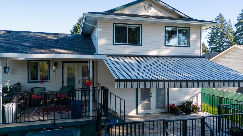 Mudroom Photo of 5619 Curtis Place, Sechelt, BC