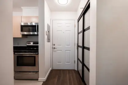 105 5667 Smith Avenue, Burnaby, BC, Burnaby — Apartment/Condo for sale