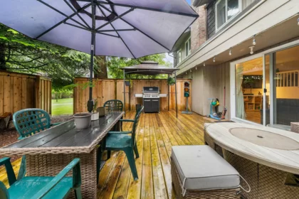 2393 Mountain Highway, North Vancouver, BC, North Vancouver — Townhouse for sale