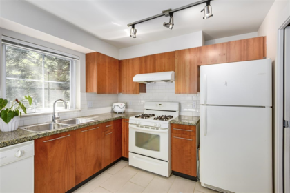 207 8060 Jones Road, Richmond, BC, Richmond — Apartment/Condo for sale