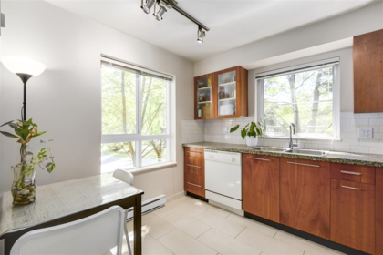 207 8060 Jones Road, Richmond, BC, Richmond — Apartment/Condo for sale