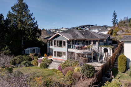 6193 Mika Road, Sechelt, BC, Sechelt — Single Family Residence for sale