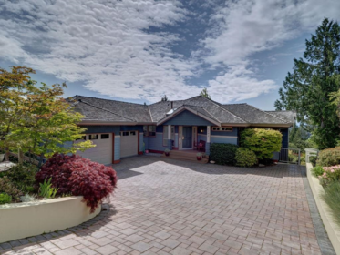 6193 Mika Road, Sechelt, BC, Sechelt — Single Family Residence for sale