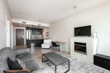 707 162 Victory Ship Way, North Vancouver, BC, North Vancouver — Apartment/Condo for sale