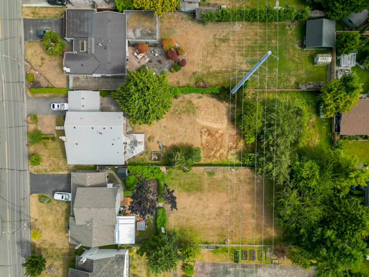 Family Room Photo of 1320 53a Street, Delta, BC