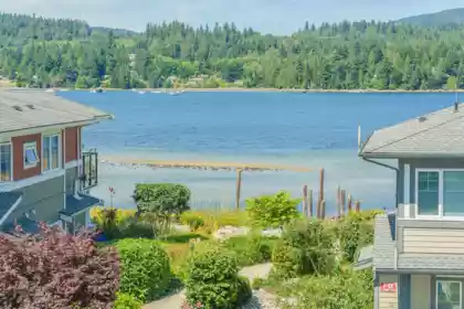 5954 Beachgate Lane, Sechelt, BC, Sechelt — Townhouse for sale
