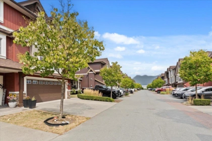 4 9750 Mcnaught Road, Chilliwack, BC, Chilliwack — Townhouse for sale