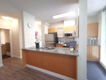 303 7555 Alderbridge Way, Richmond, BC, Richmond — Apartment/Condo for sale