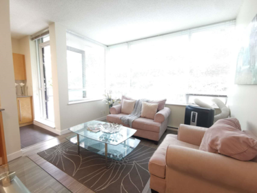 303 7555 Alderbridge Way, Richmond, BC, Richmond — Apartment/Condo for sale