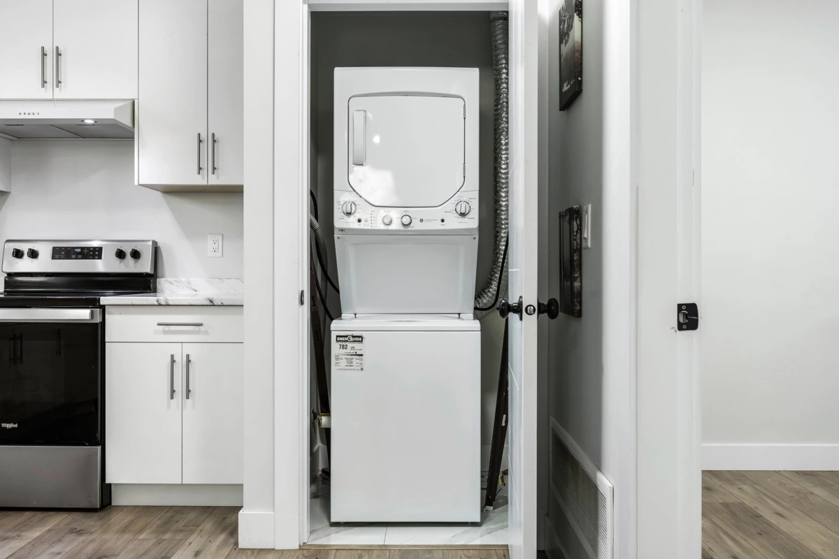 Front Yard Photo of 32927 3rd Avenue, Mission, BC