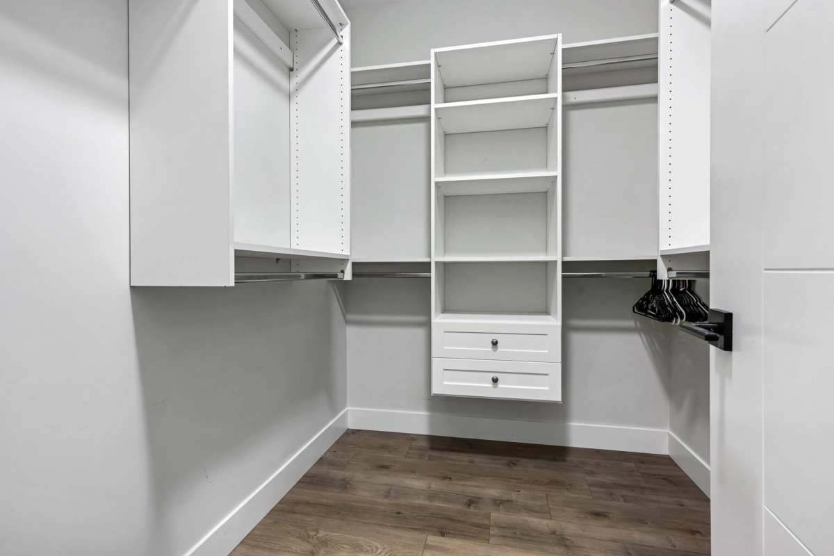 Powder Room Photo of 32927 3rd Avenue, Mission, BC