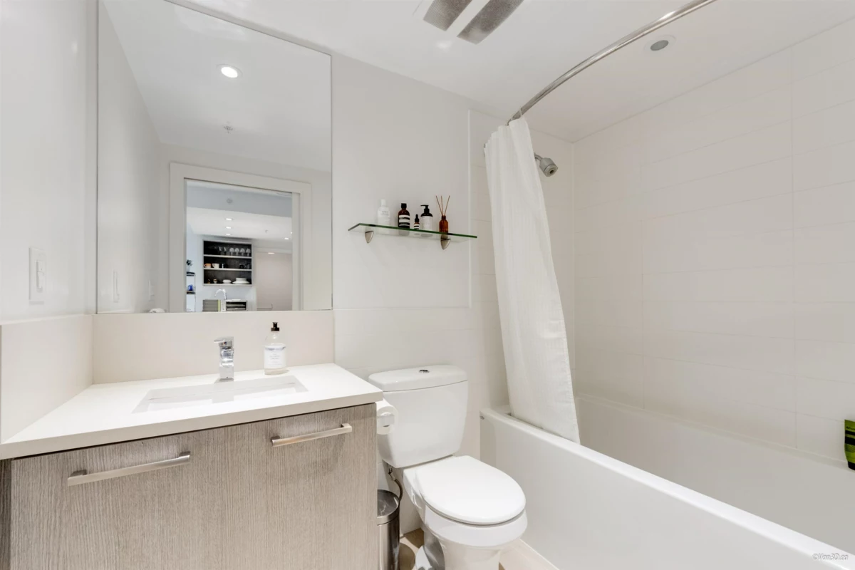 Breakfast Nook Photo of 804 983 E Hastings Street, Vancouver, BC