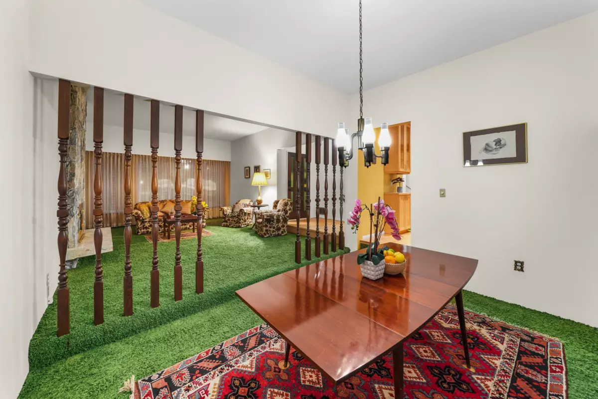 Dining Area Photo of 533 Ascot Street, Coquitlam, BC