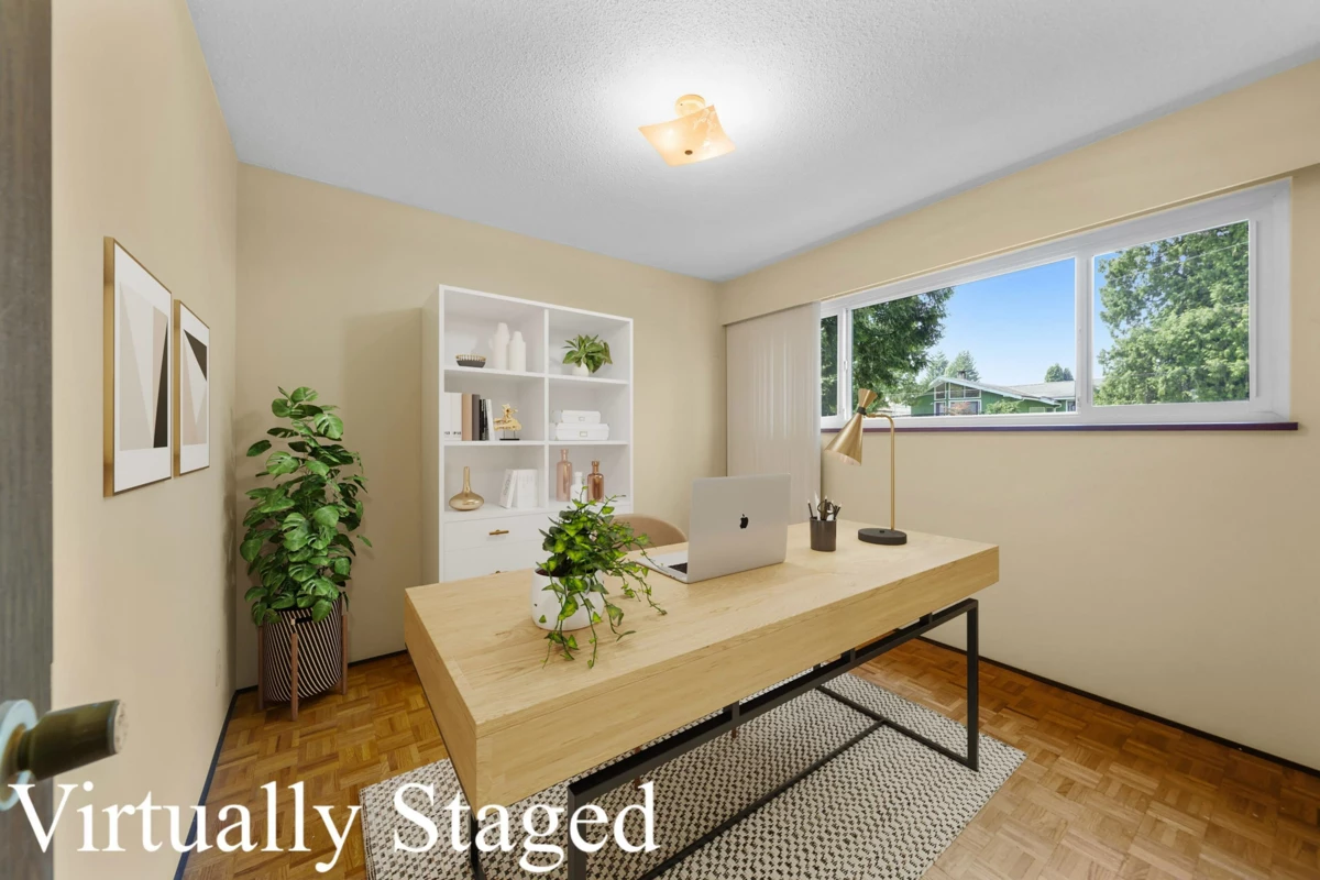 Entry Foyer Photo of 533 Ascot Street, Coquitlam, BC