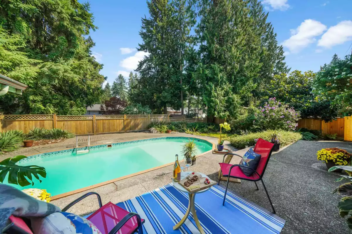 Family Room Photo of 533 Ascot Street, Coquitlam, BC