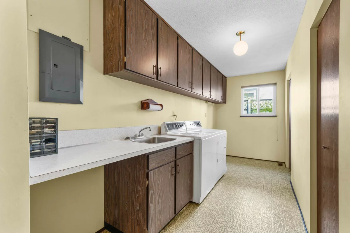 Garden / Landscaping Photo of 533 Ascot Street, Coquitlam, BC