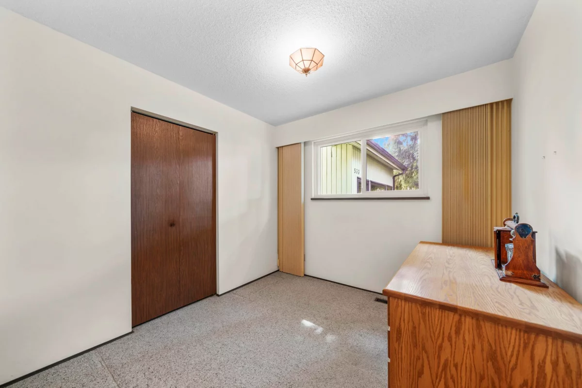 Hallway Photo of 533 Ascot Street, Coquitlam, BC