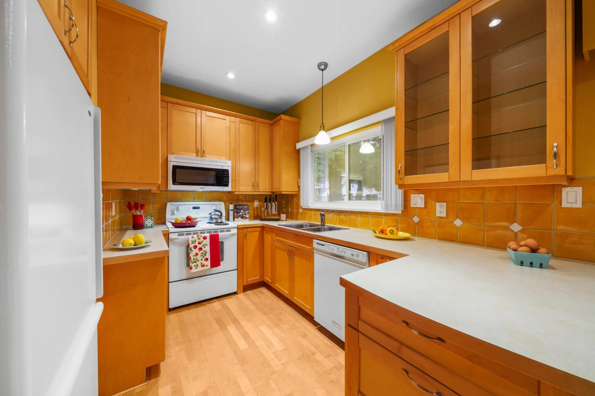 Primary Bathroom Photo of 533 Ascot Street, Coquitlam, BC