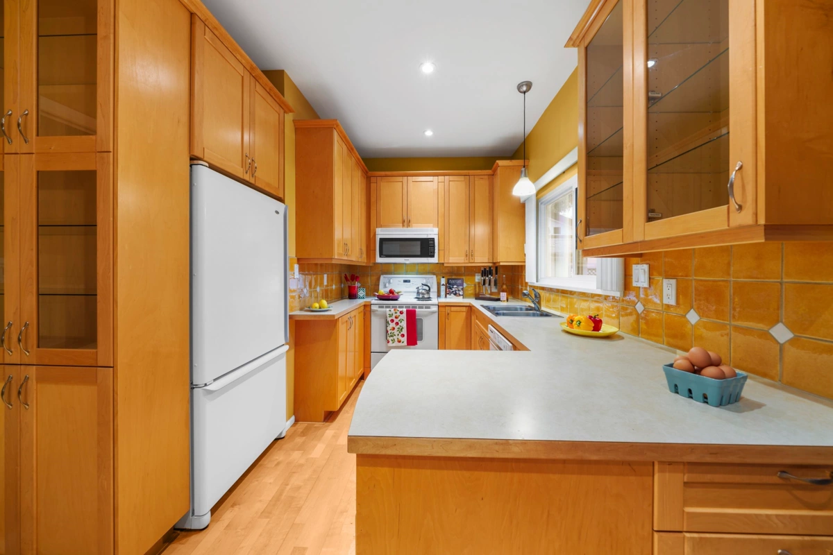 Walk-In Closet Photo of 533 Ascot Street, Coquitlam, BC