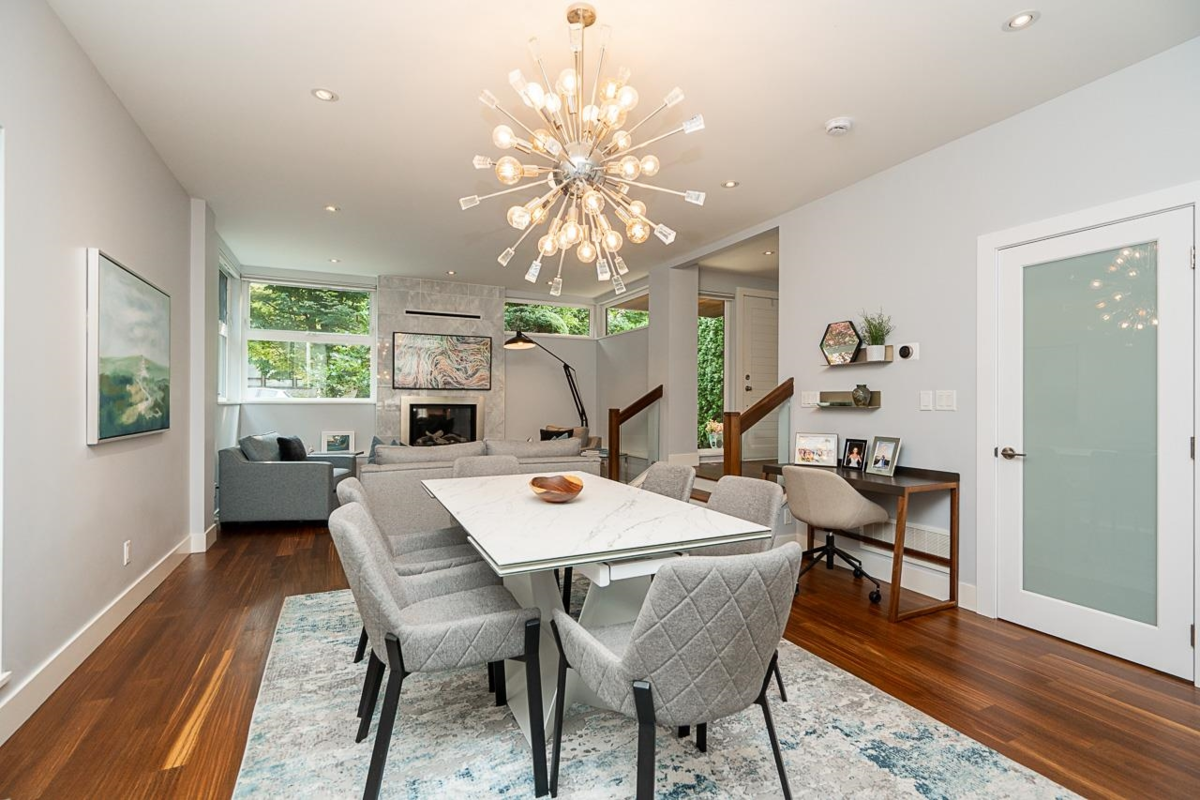 Breakfast Nook Photo of 2007 Larson Road, North Vancouver, BC