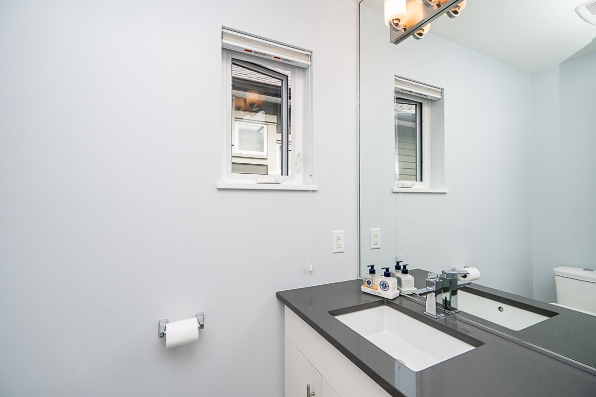 Entry Foyer Photo of 2007 Larson Road, North Vancouver, BC