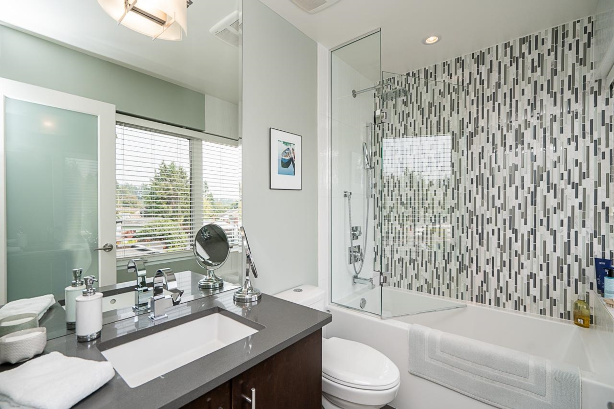 Office / Den Photo of 2007 Larson Road, North Vancouver, BC