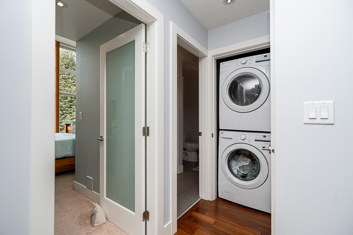 Outdoor Deck Photo of 2007 Larson Road, North Vancouver, BC