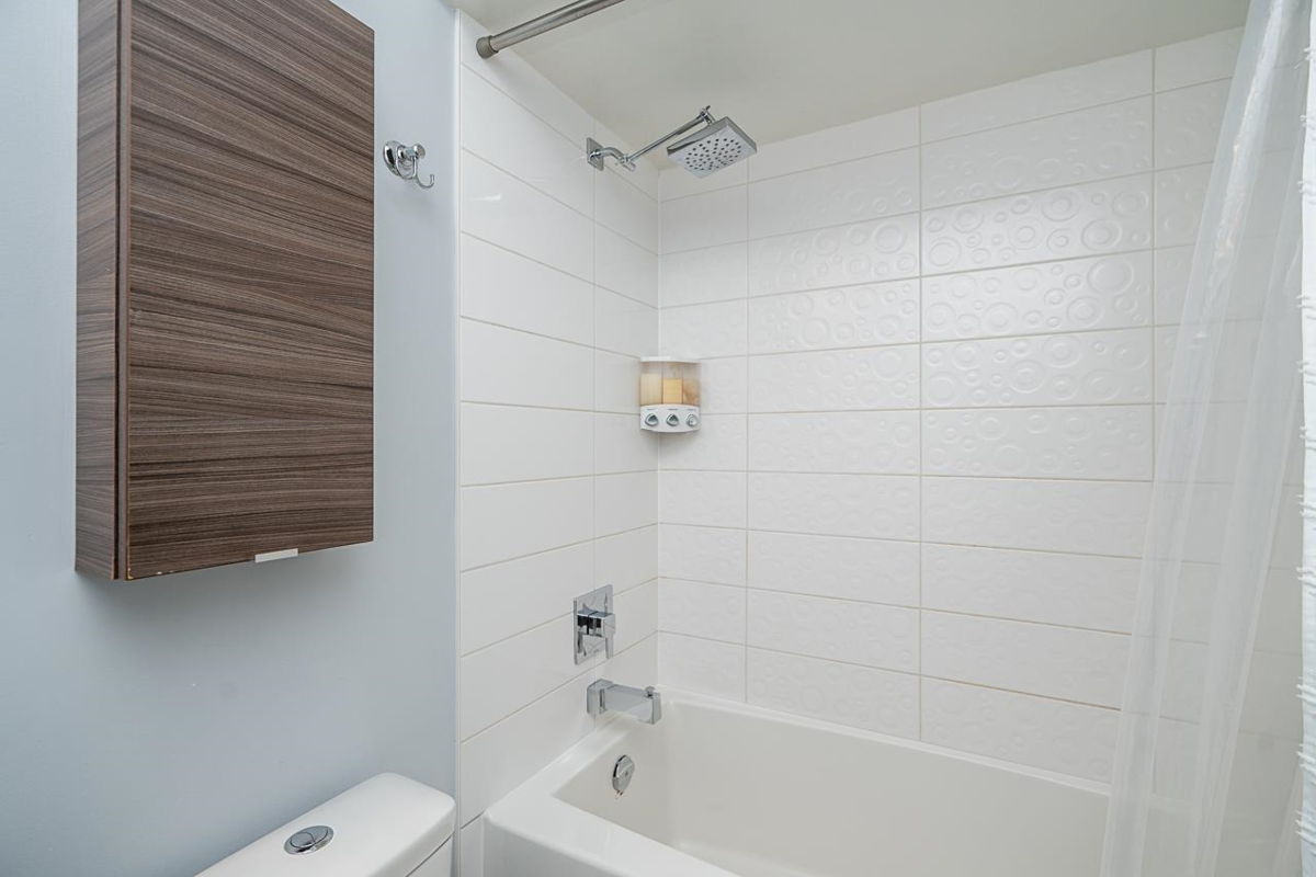 Outdoor Kitchen Photo of 2007 Larson Road, North Vancouver, BC