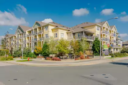 305 5020 221a Street, Langley, BC, Langley — Apartment/Condo for sale