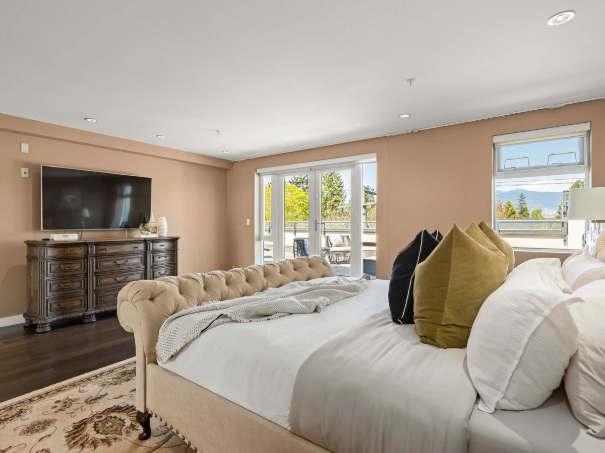 Garden / Landscaping Photo of 215 1961 Collingwood Street, Vancouver, BC