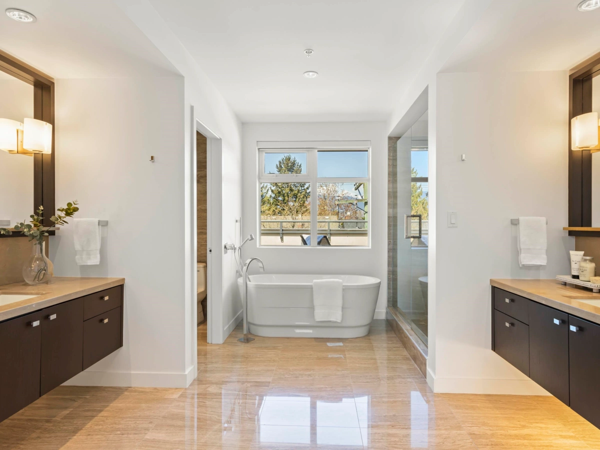 Swimming Pool Photo of 215 1961 Collingwood Street, Vancouver, BC