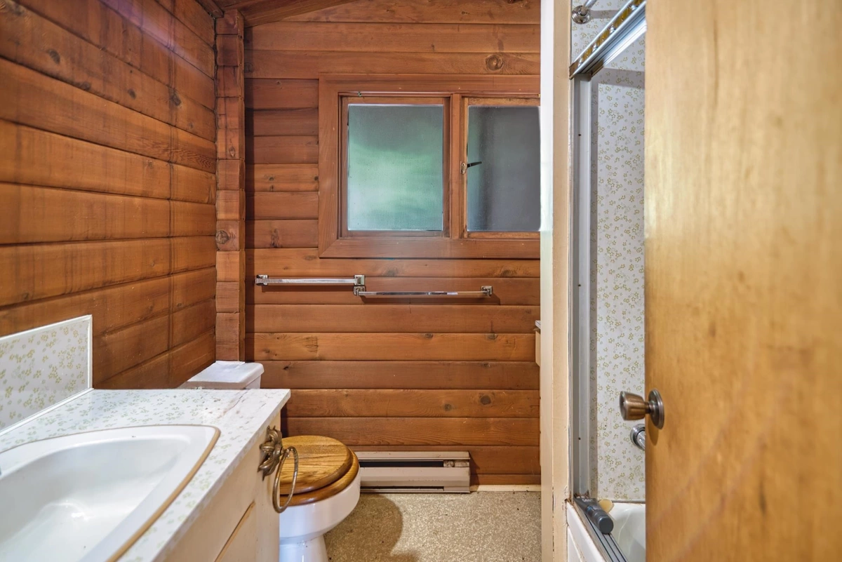 Bedroom 2 Photo of 4606 Gerrans Bay Road, Madeira Park, BC