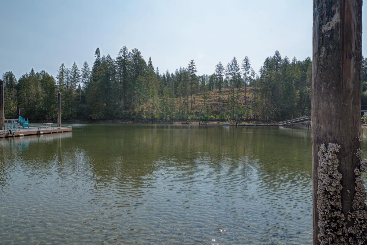 Living Room Photo of 4606 Gerrans Bay Road, Madeira Park, BC