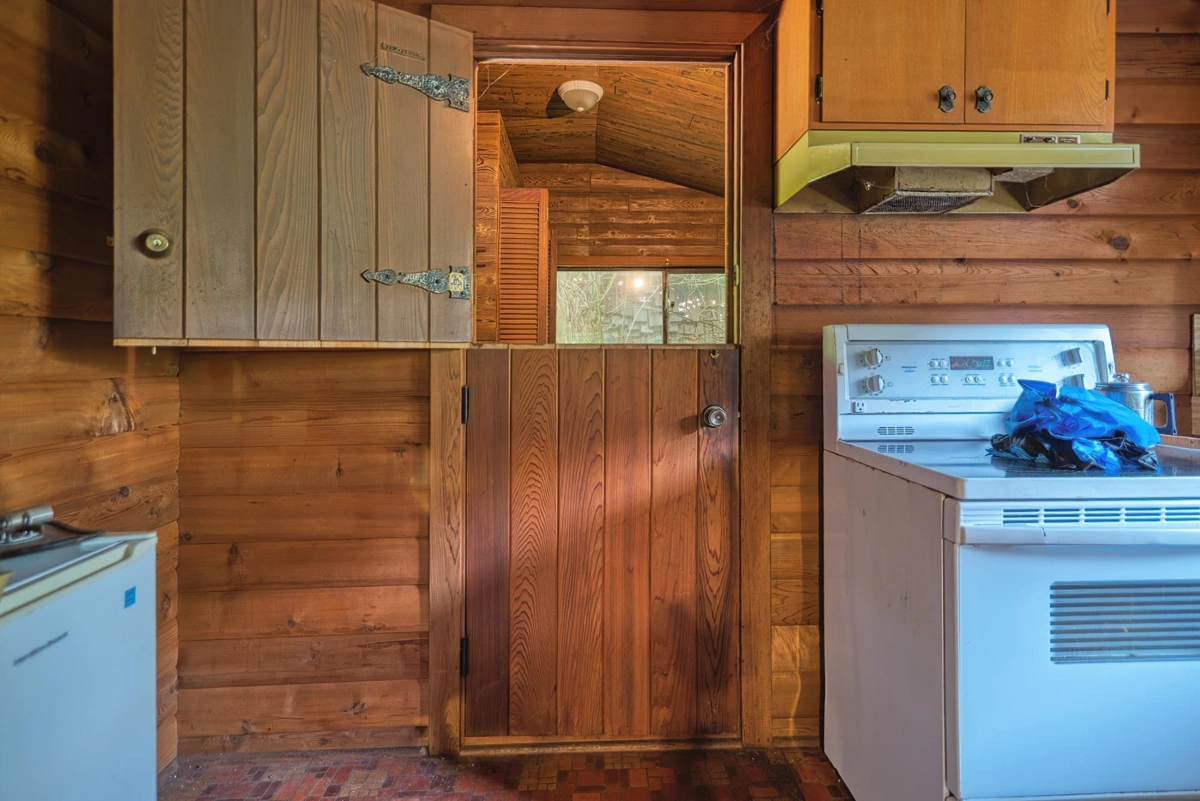 Primary Bathroom Photo of 4606 Gerrans Bay Road, Madeira Park, BC