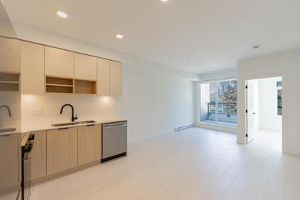 205 10466 138a Street, Surrey, BC, Surrey — Apartment/Condo for sale