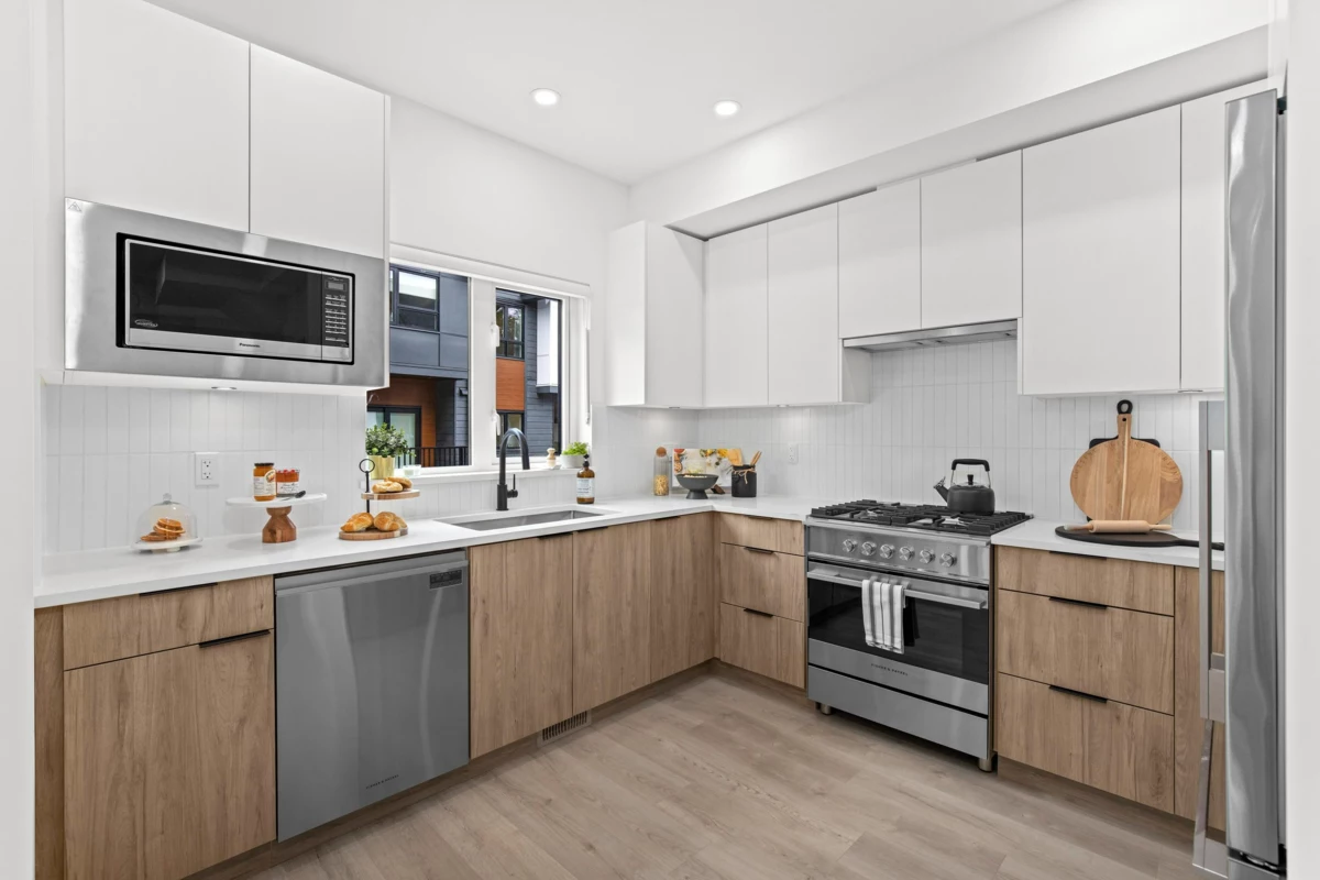 Primary Bathroom Photo of 21 1959 165a Street, Surrey, BC