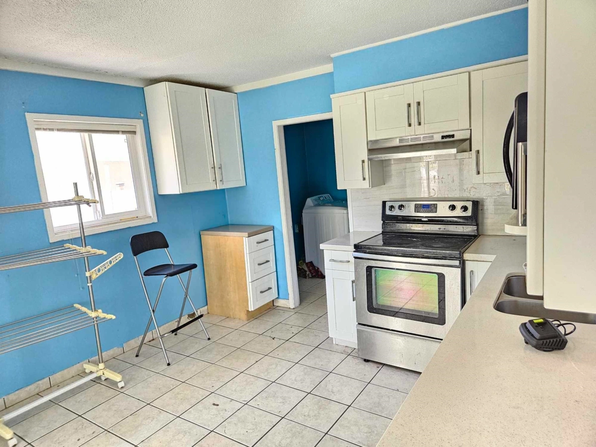 Breakfast Nook Photo of 13021 106 Avenue, Surrey, BC