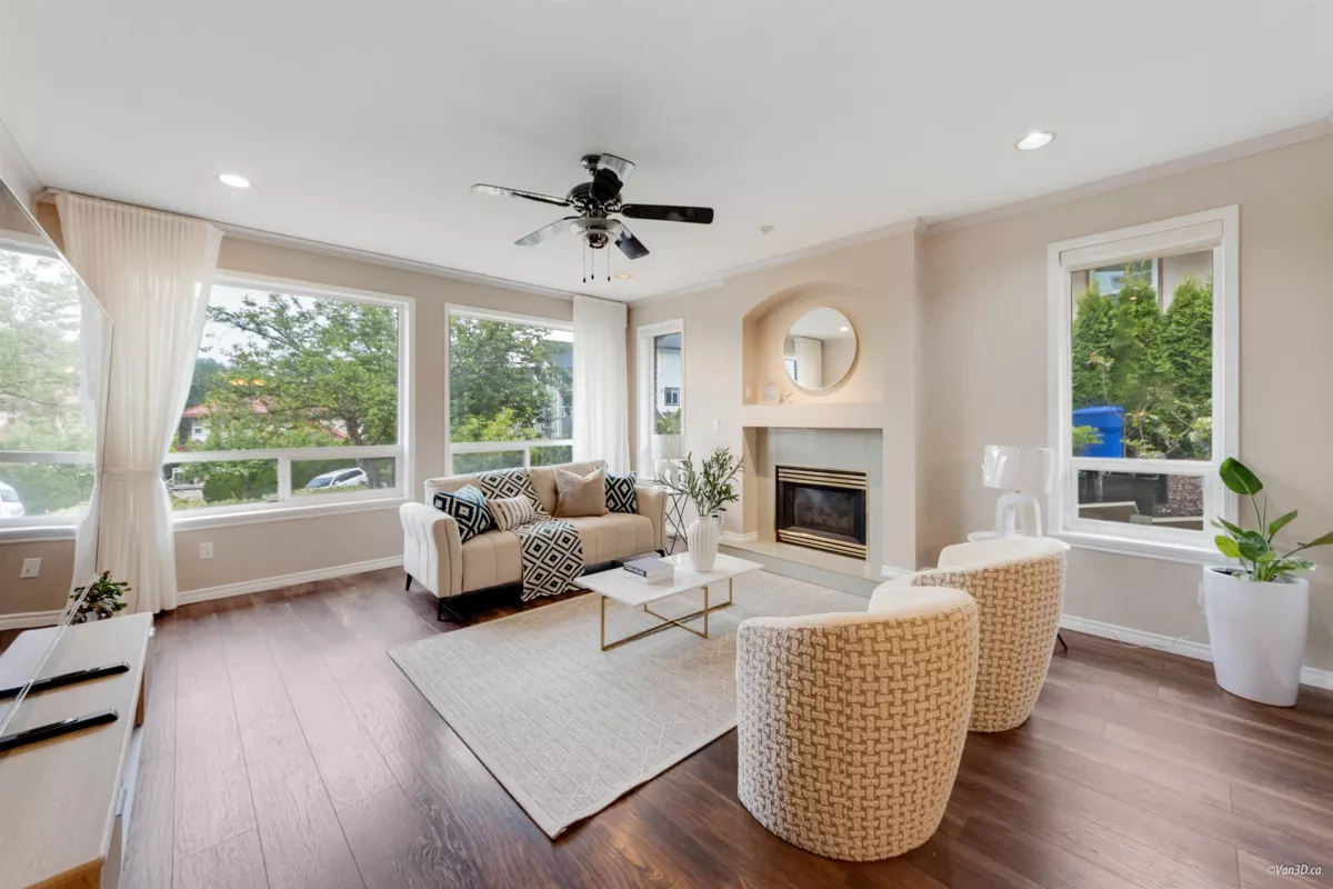 Breakfast Nook Photo of 15929 113a Avenue, Surrey, BC