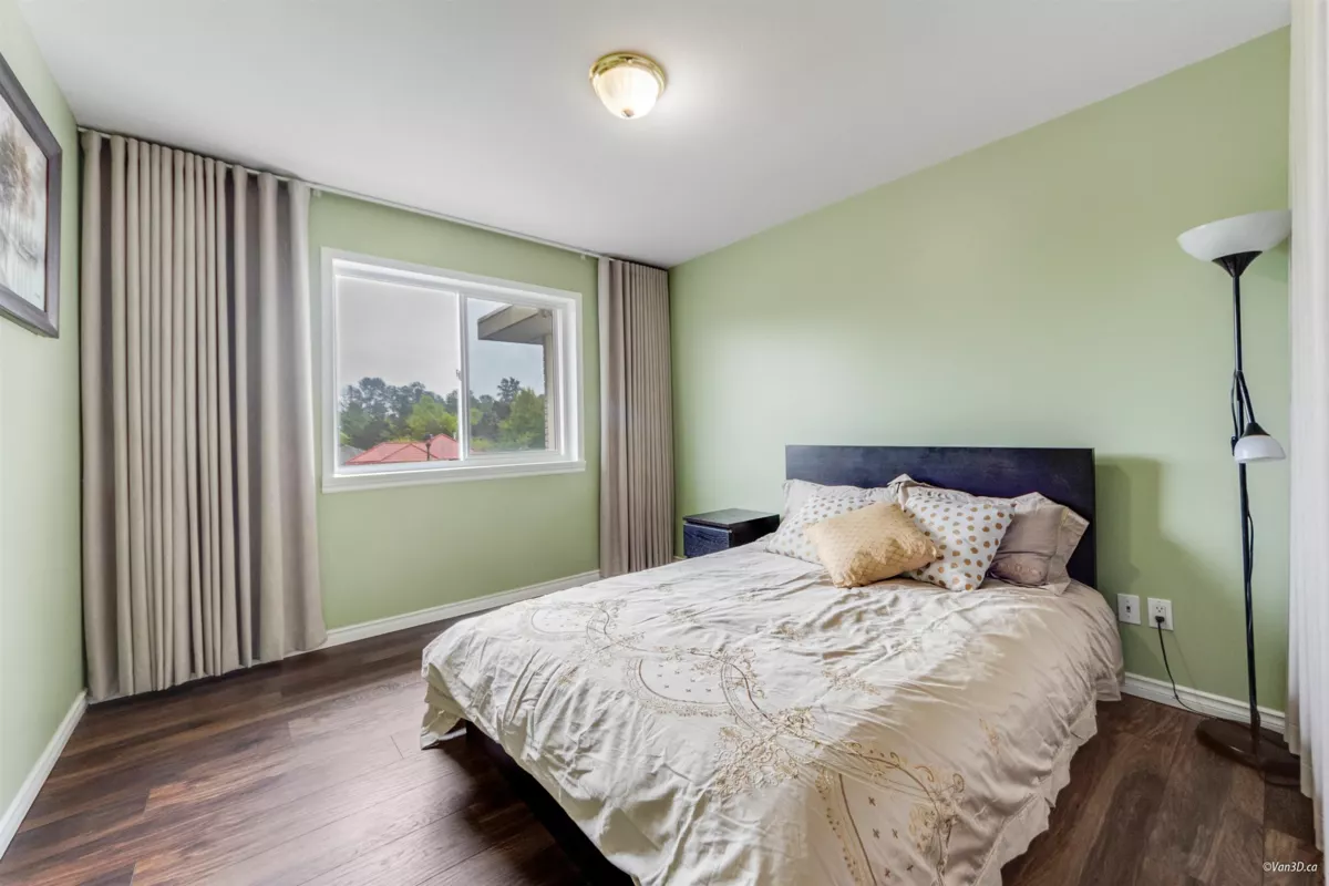 Entry Foyer Photo of 15929 113a Avenue, Surrey, BC
