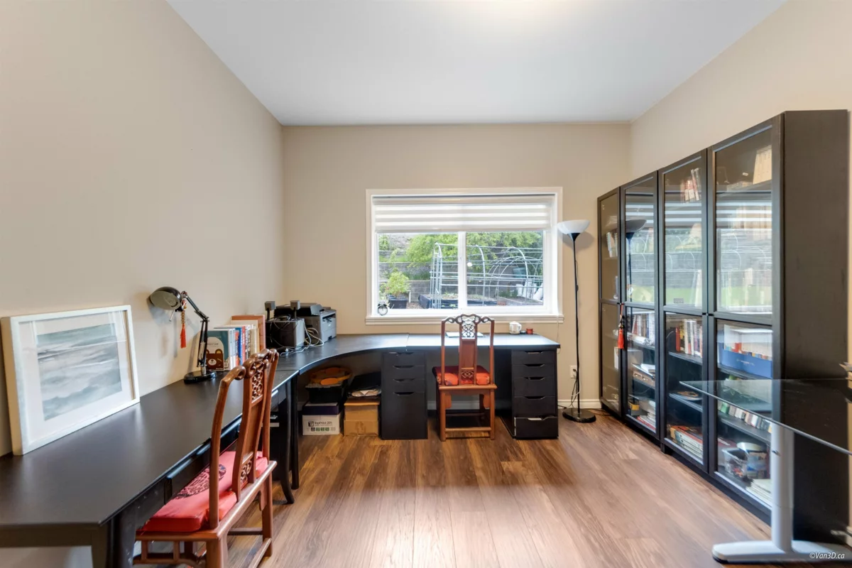 Walk-In Closet Photo of 15929 113a Avenue, Surrey, BC