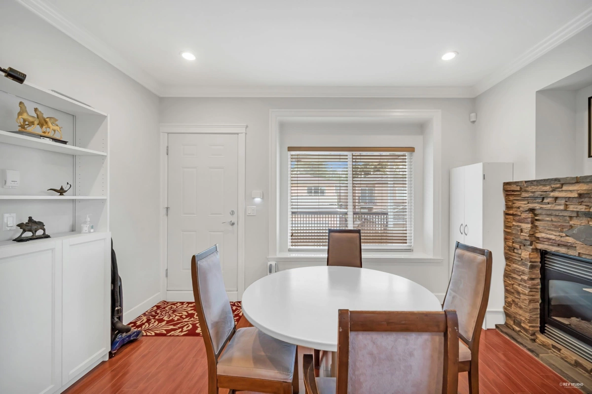 Breakfast Nook Photo of 669 W 71st Avenue, Vancouver, BC