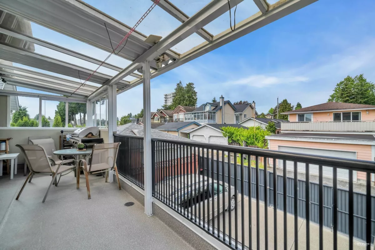 Dining Area Photo of 669 W 71st Avenue, Vancouver, BC