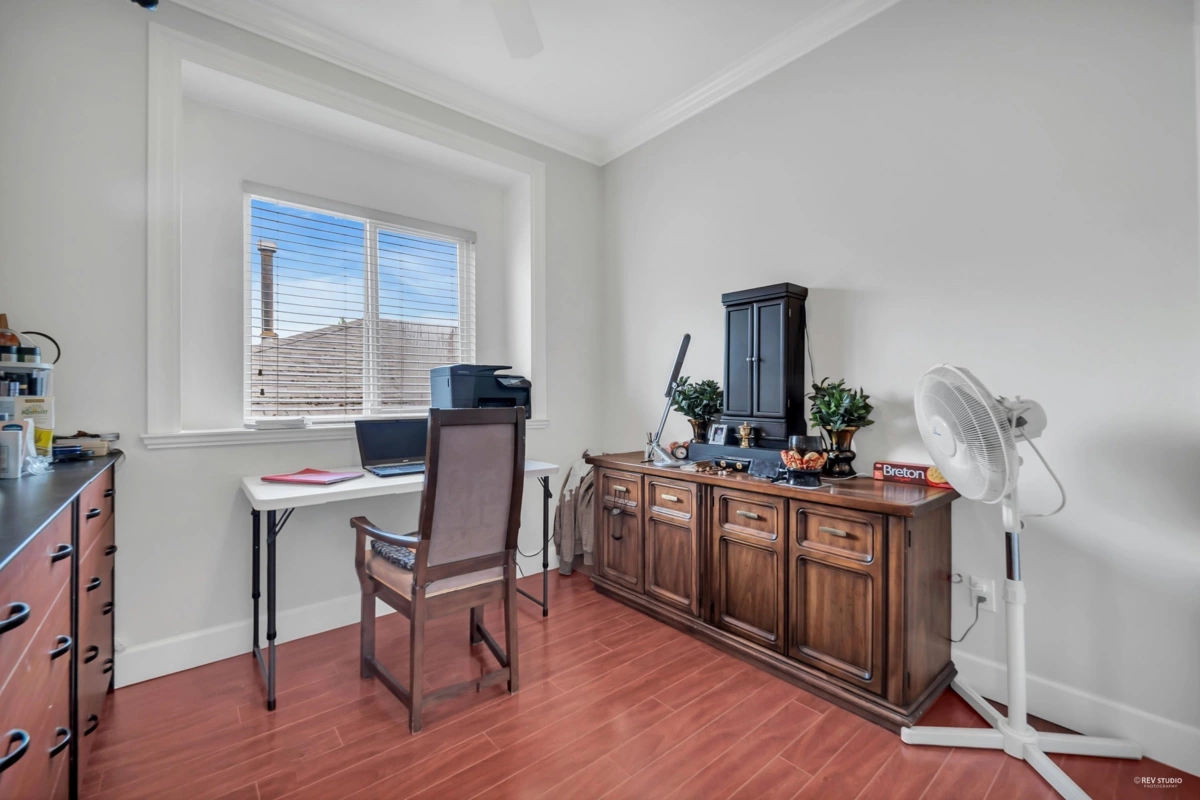 Guest Bathroom Photo of 669 W 71st Avenue, Vancouver, BC