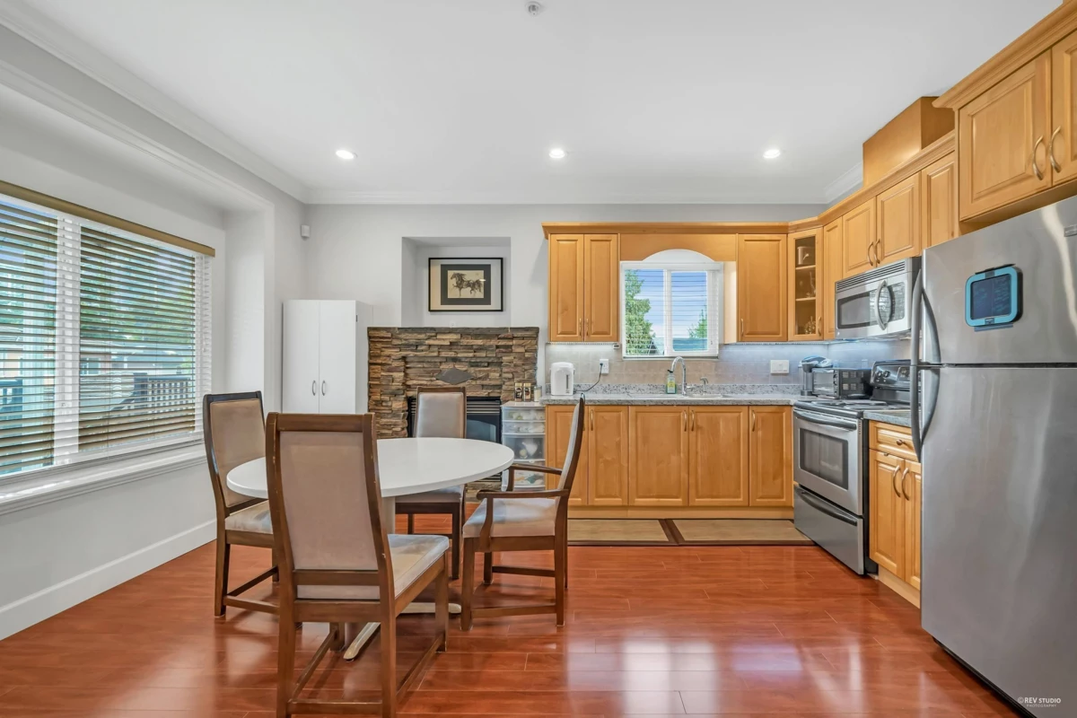 Kitchen Island Photo of 669 W 71st Avenue, Vancouver, BC