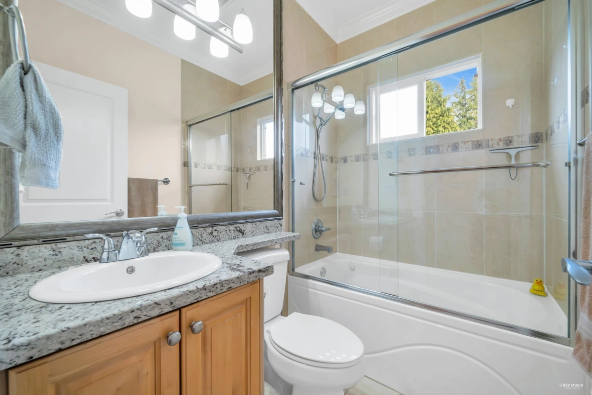 Powder Room Photo of 669 W 71st Avenue, Vancouver, BC